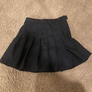 Black pleated skirt